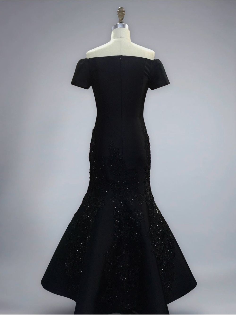 Elegant Black Evening Mermaid Dress - Picture 3 of 3